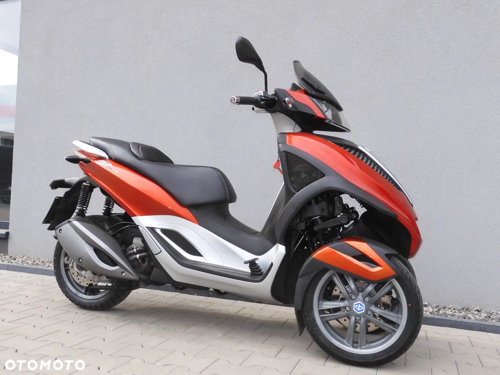 Piaggio MP-3 - 16