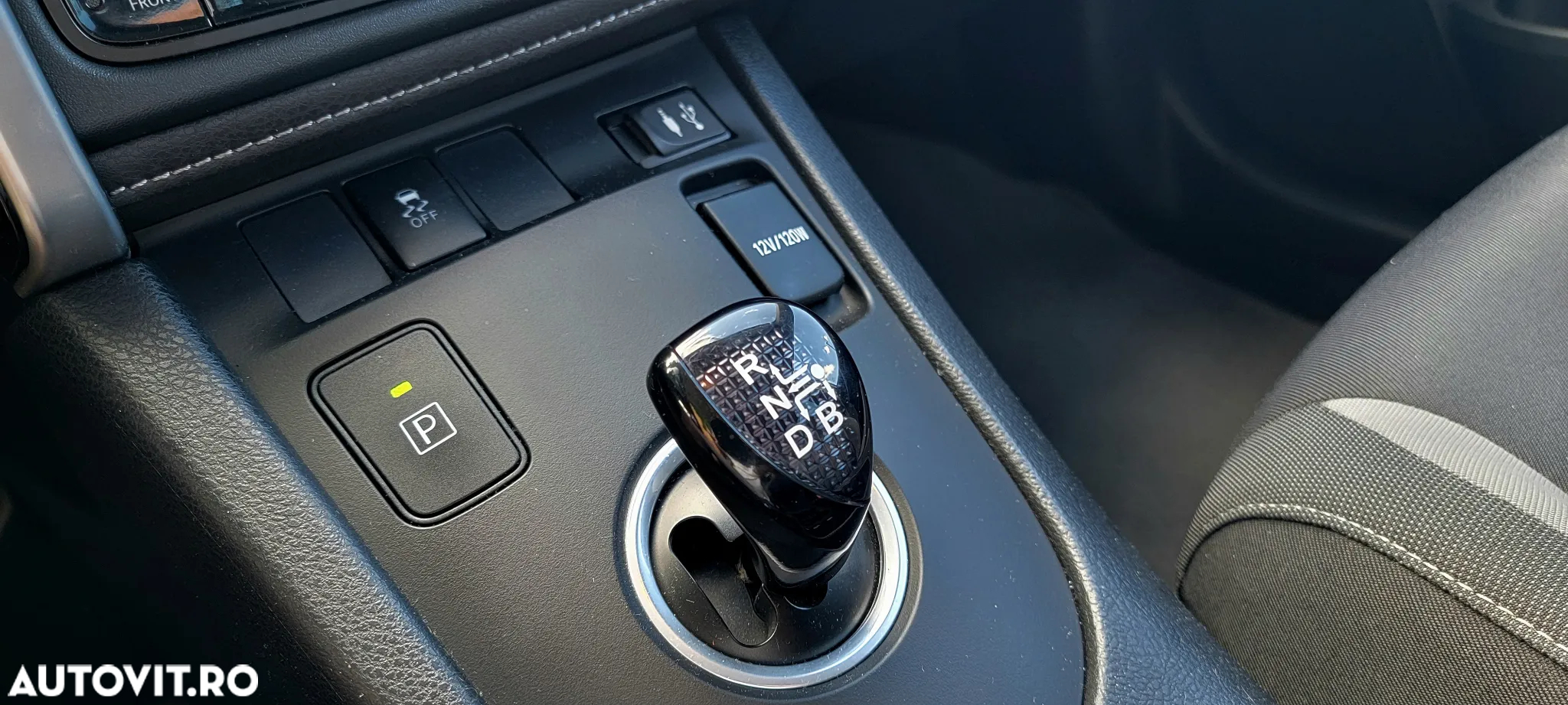 Toyota Auris 1.8 L VVT-i HSD Luna - 16