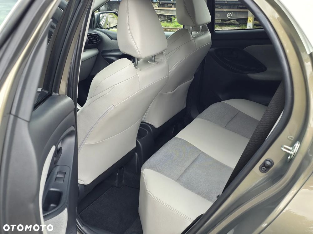 Toyota Yaris 1.5 Selection Elegant - 10
