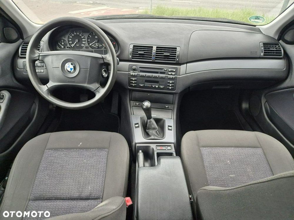 BMW Seria 3 318i - 4