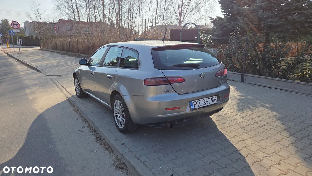 Alfa Romeo 159 1.9 JTDM 16V DPF Q-Tronic Elegante - 4