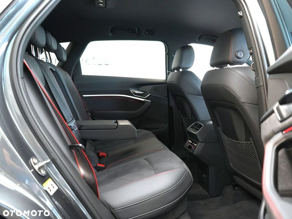 Audi Q8 e-tron - 29