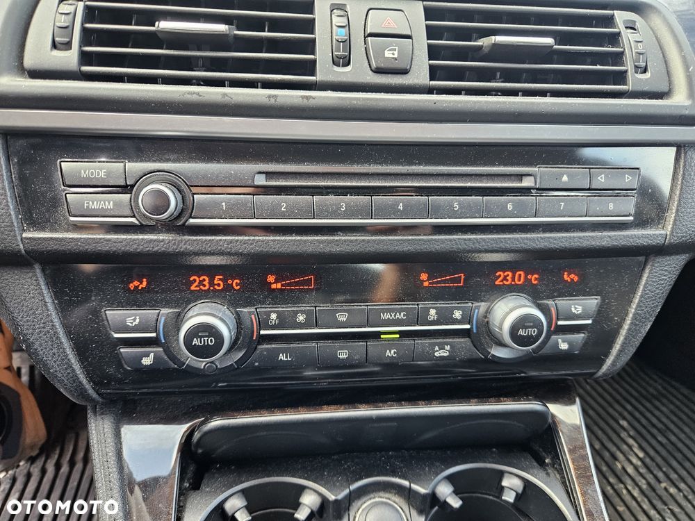 BMW Seria 5 528i xDrive Luxury Line - 17