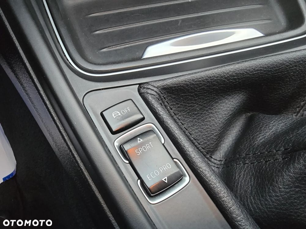 BMW Seria 3 316i Sport Line - 32