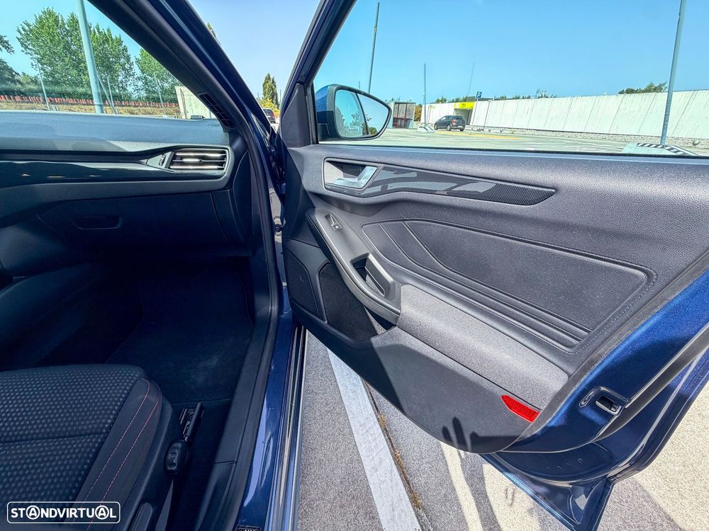 Ford Focus 1.0 EcoBoost S&S ST-LINE - 20