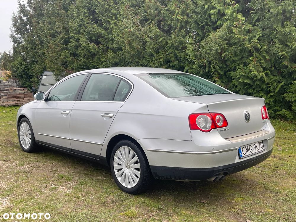 Volkswagen Passat 2.0 TDI DPF BlueMotion Technology Trendline - 3