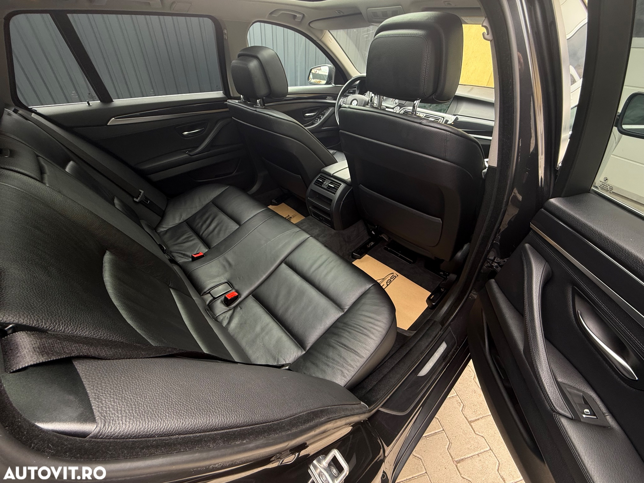 BMW Seria 5 525d Touring Aut. - 10