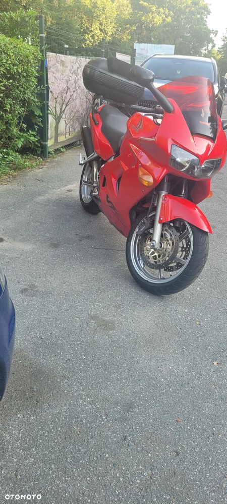 Honda VFR - 2