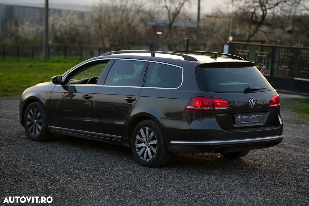 Volkswagen Passat - 4