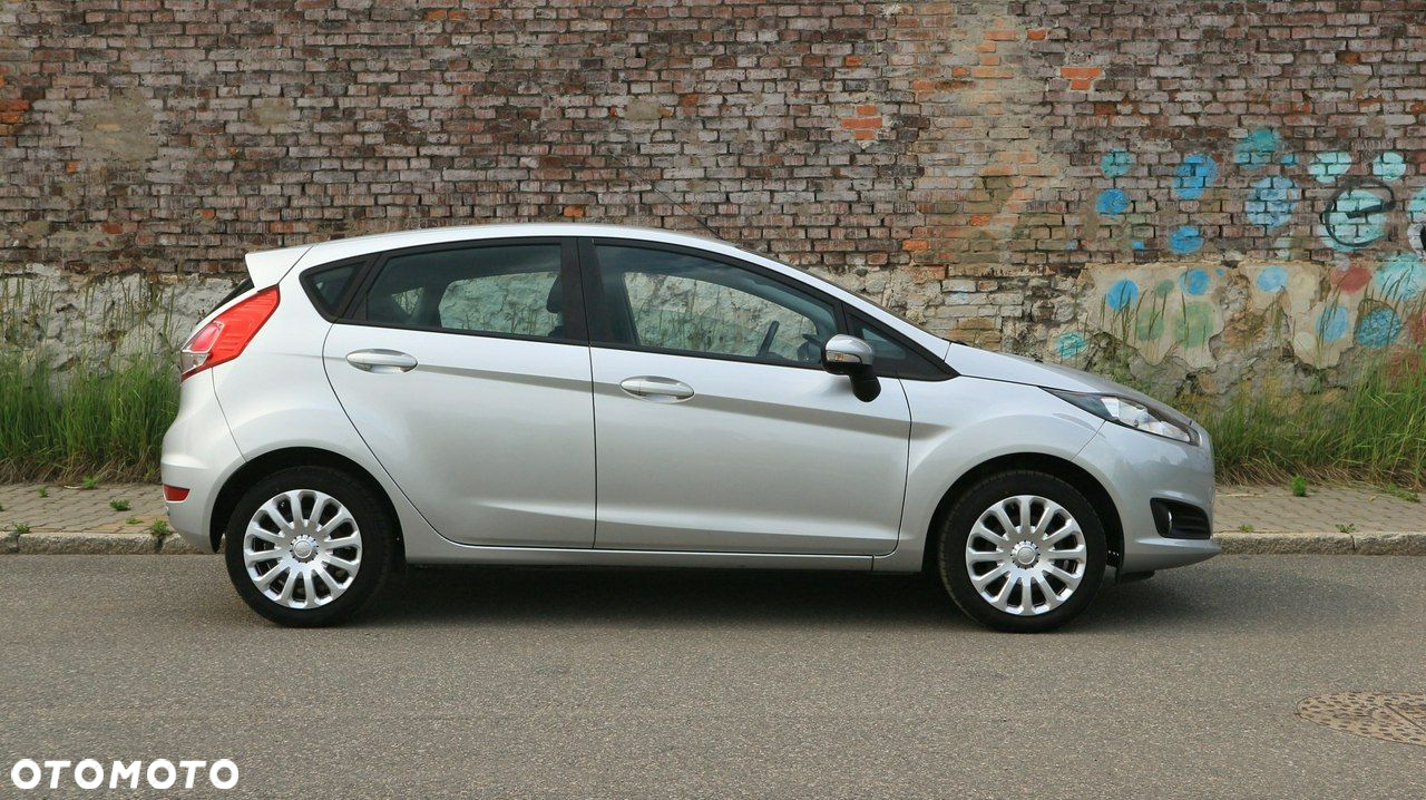 Ford Fiesta 1.25 Celebration - 3
