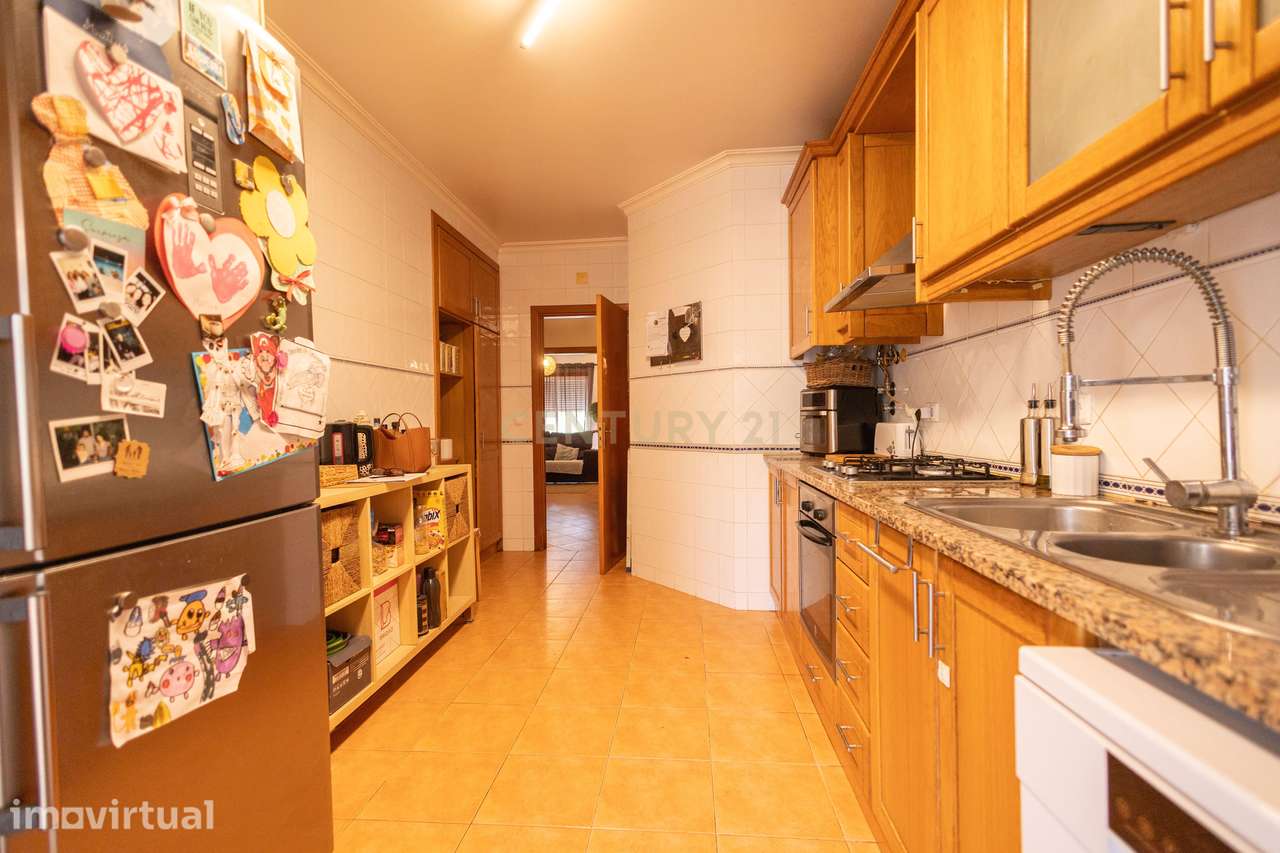 Apartamento T3 com terraço e garagem - Grande imagem: 3/27