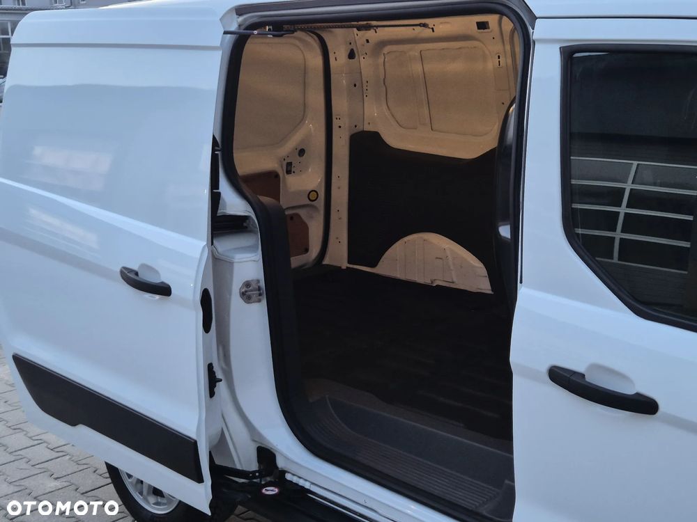 Ford Transit Connect - 13