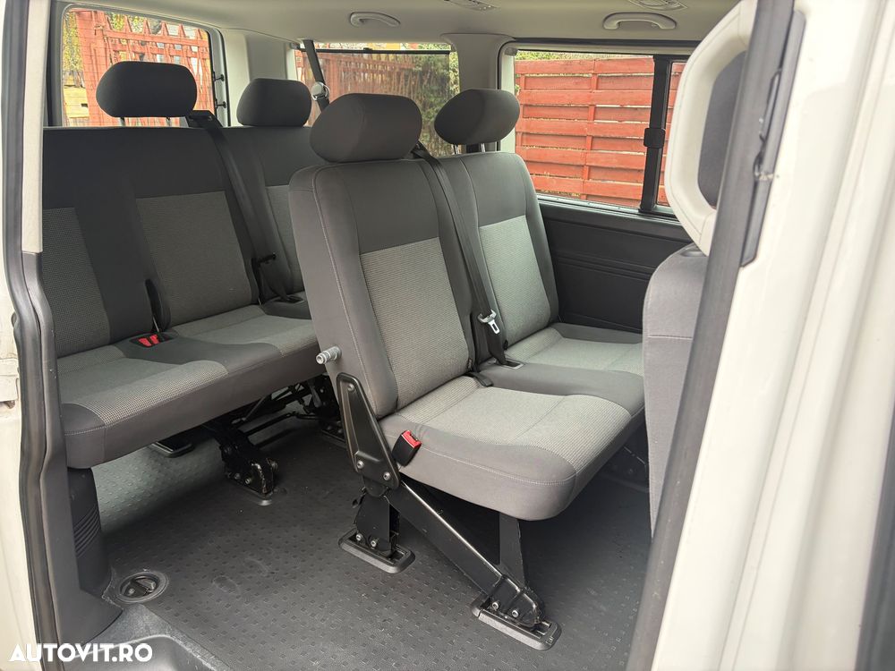 Volkswagen Caravelle - 7