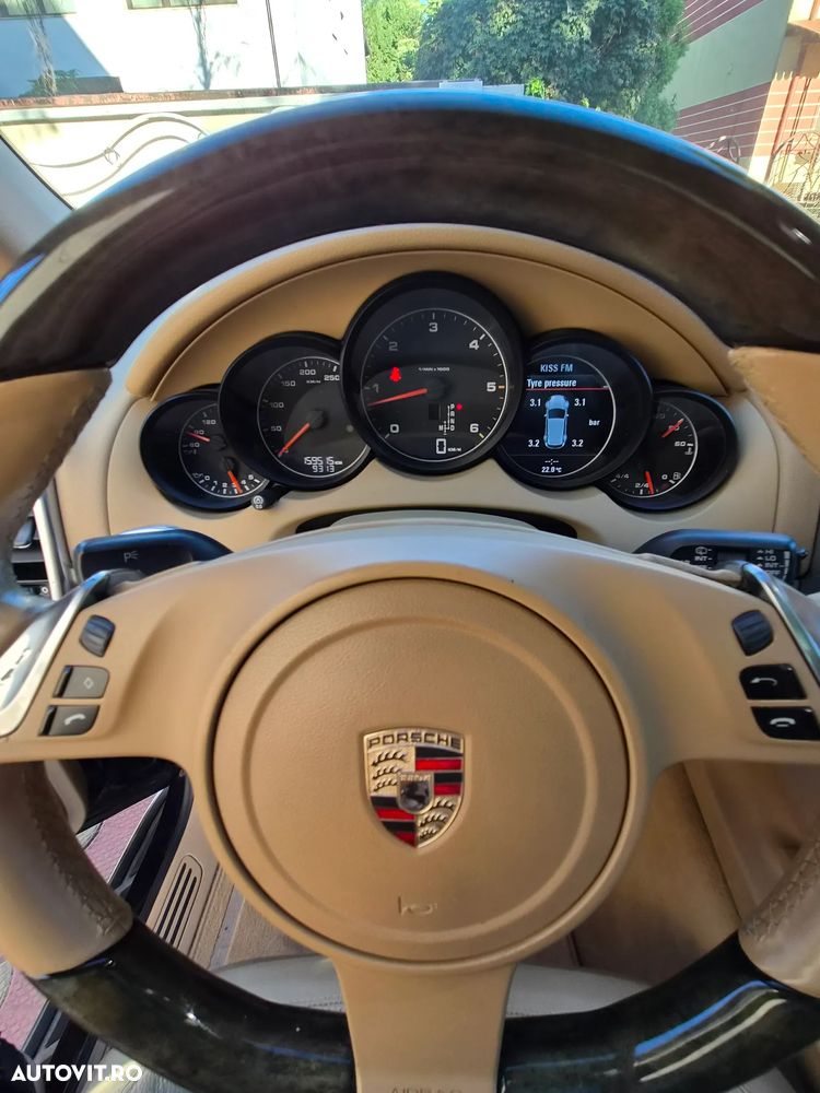 Porsche Cayenne 3.0 L V6 - 14