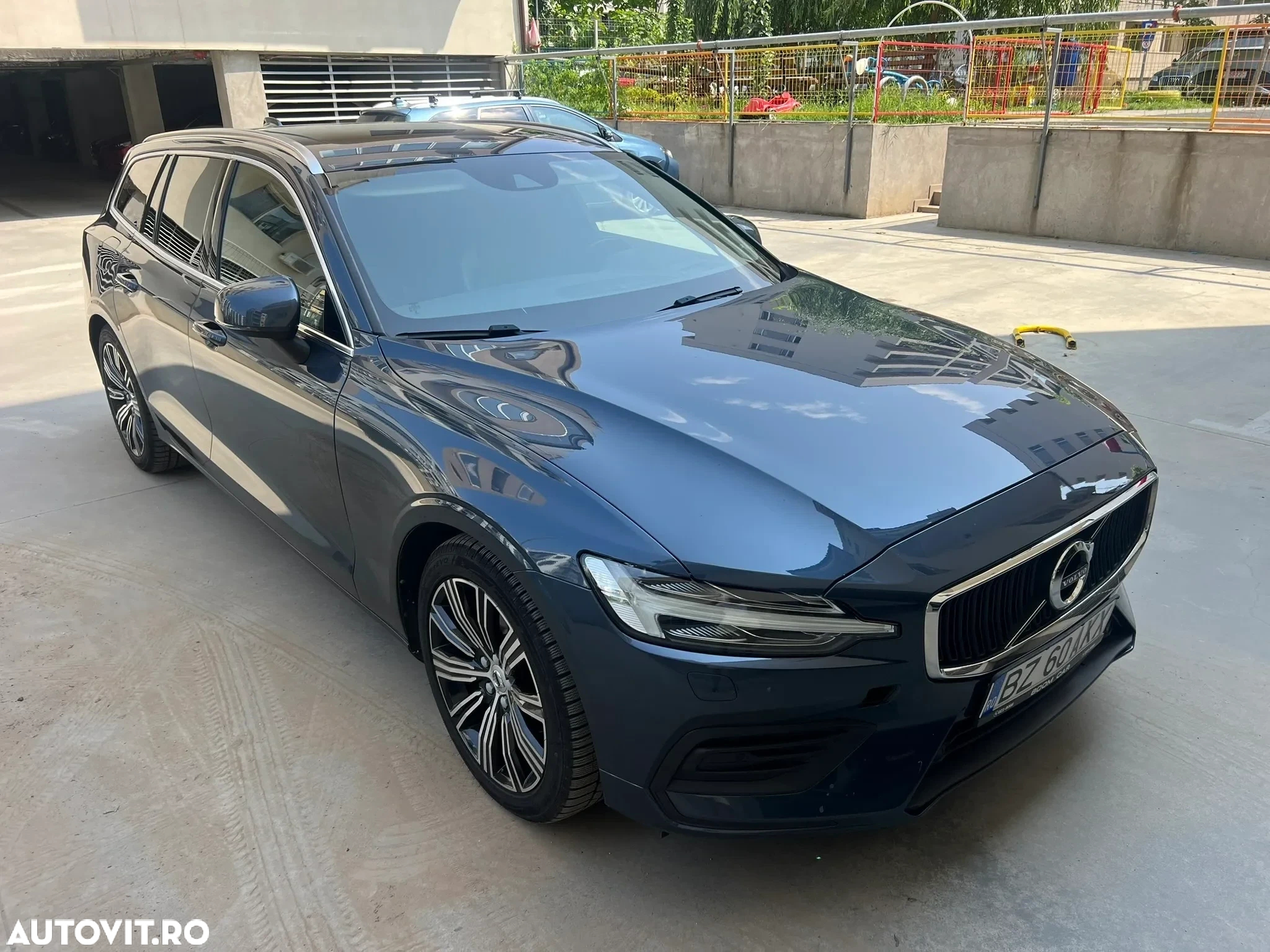 Volvo V60 D4 Momentum Pro - 2