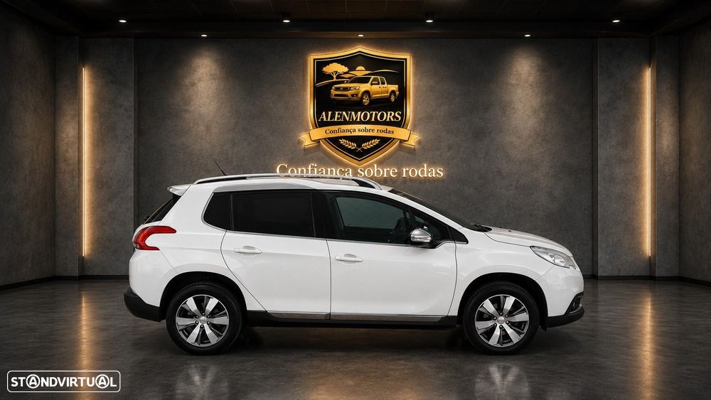 Peugeot 2008 1.2 PureTech Allure - 3