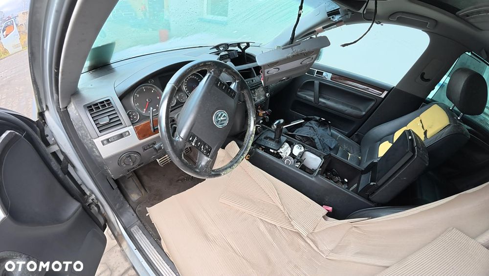 Wszystkie Części do Volkswagen Touareg 5.0 V10 TDI 313km AYH Kolor LA7W - Stacja Demontażu - 4