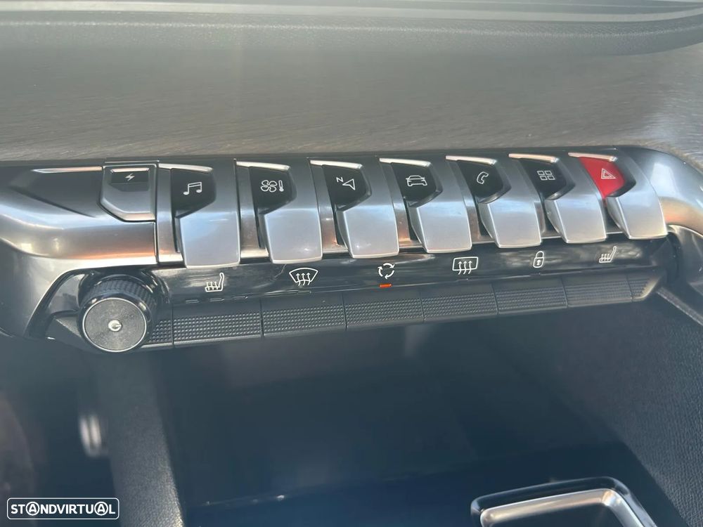 Peugeot 3008 1.6 Hybrid4 GT Line e-EAT8 - 15