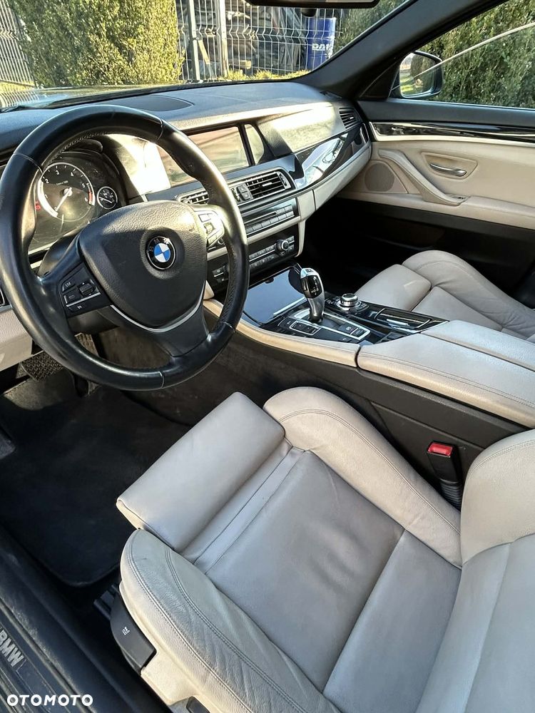 BMW Seria 5 525d Luxury Line - 19