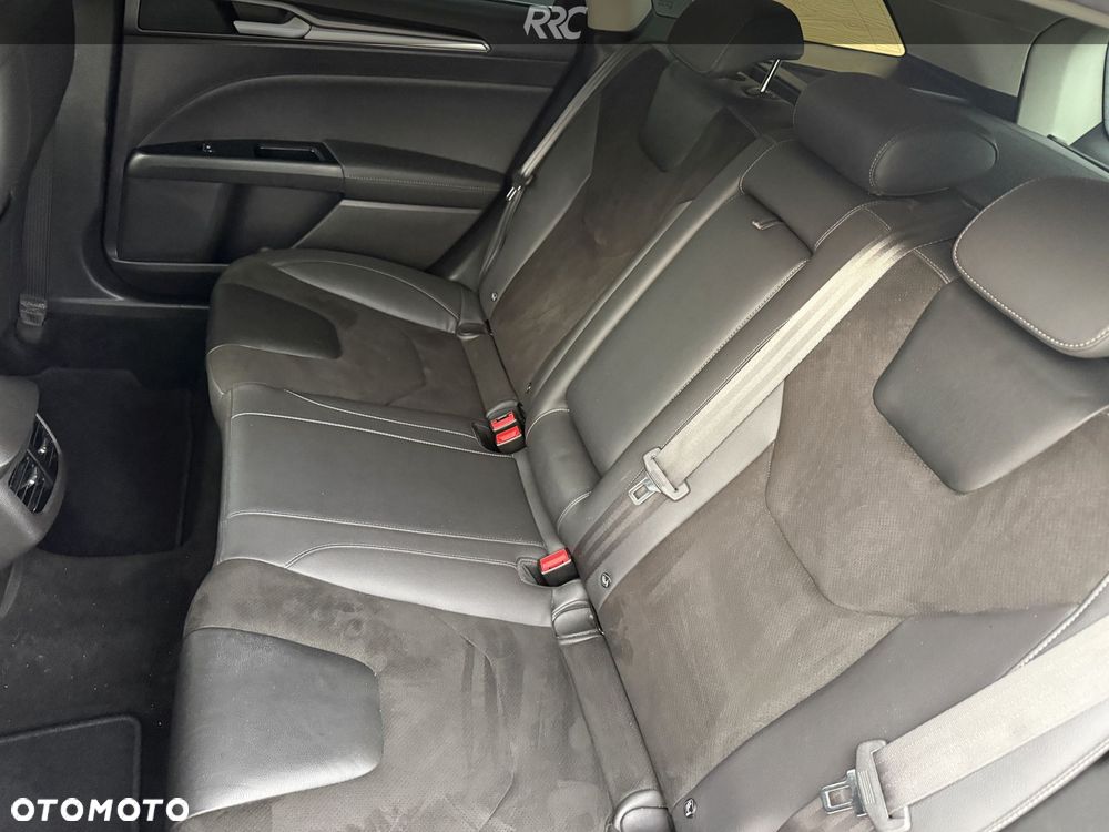 Ford Mondeo 2.0 TDCi Titanium PowerShift - 29