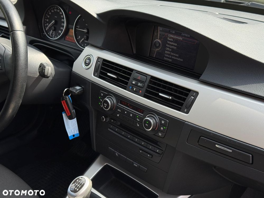 BMW Seria 3 320d - 16