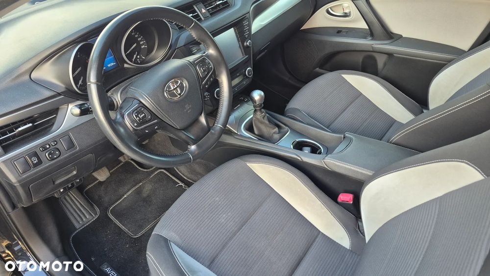 Toyota Avensis 2.0 D-4D Prestige - 13