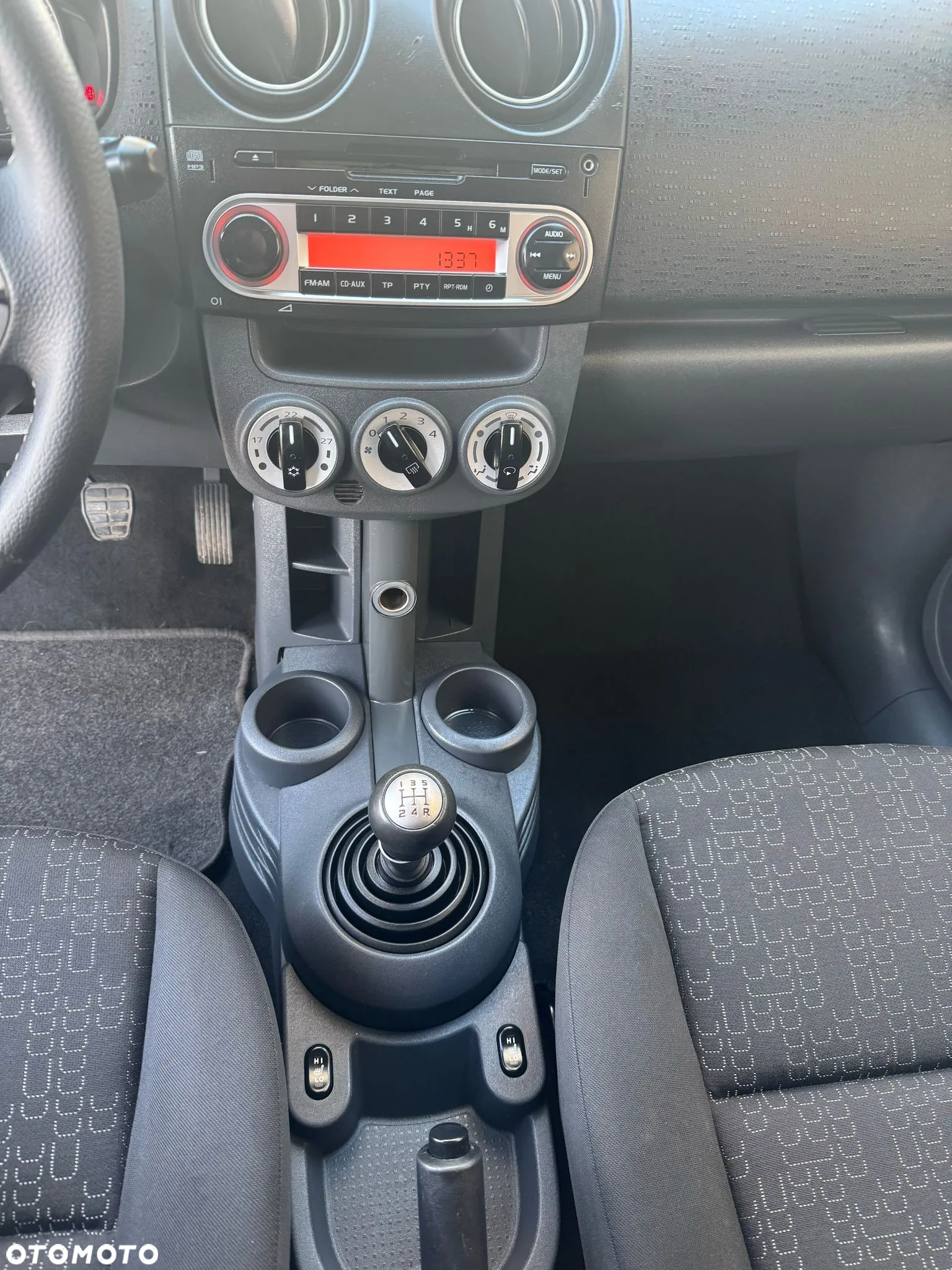 Mitsubishi Colt - 10