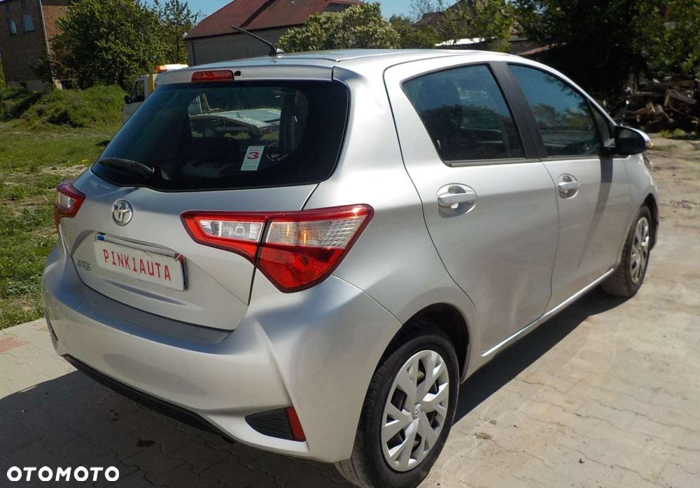Toyota Yaris - 12