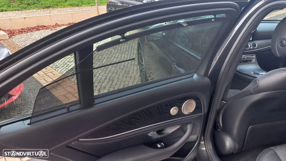 Mercedes-Benz E 300 de AMG Line - 19