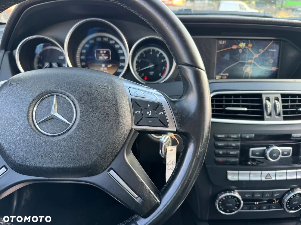 Mercedes-Benz Klasa C 180 BlueEFFICIENCY Elegance - 17
