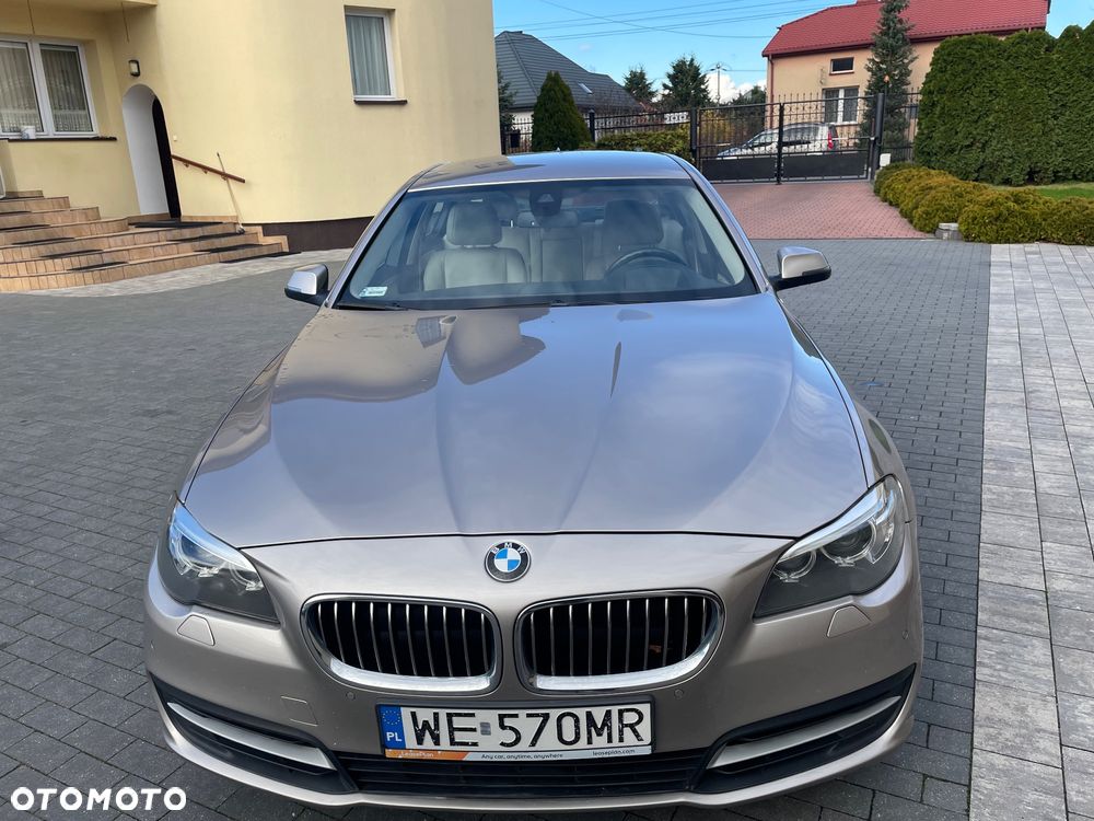 BMW Seria 5 525d xDrive - 8