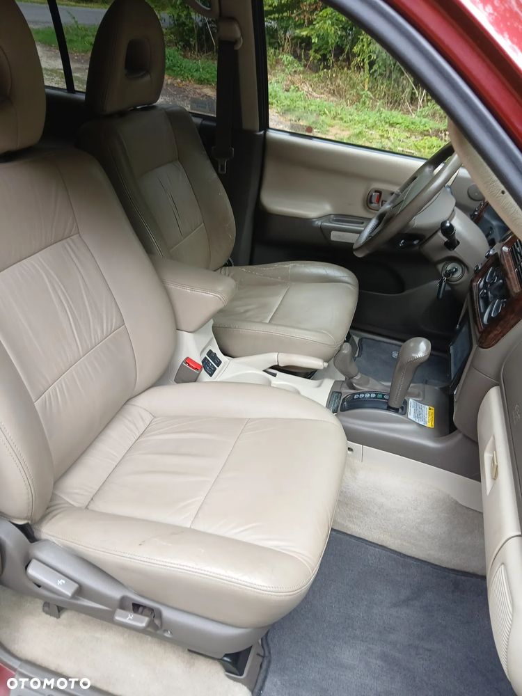 Mitsubishi Pajero - 16