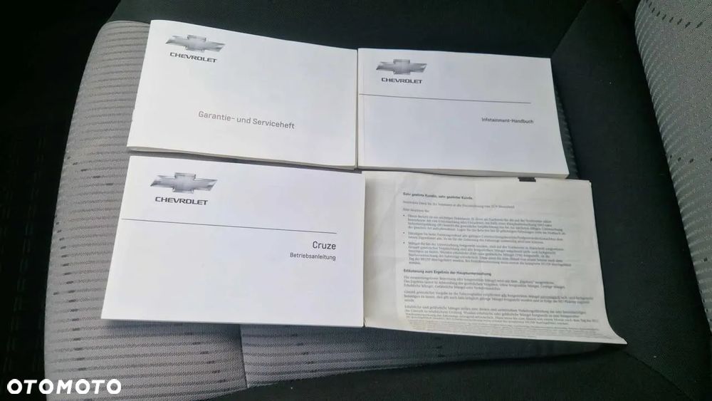 Chevrolet Cruze Station Wagon 1.6 LS - 27