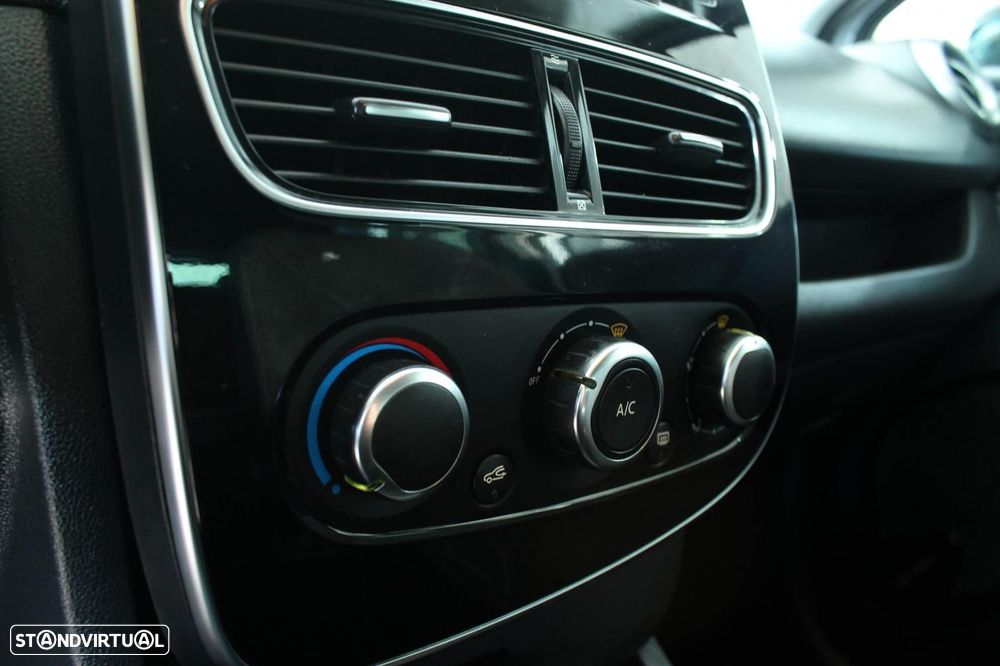 Renault Clio 0.9 TCE Limited - 13