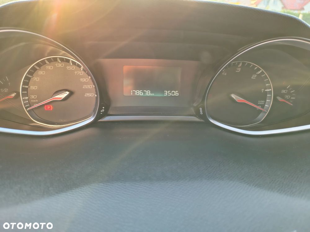 Peugeot 308 BlueHDi 150 Automatik Stop & Start Allure - 19