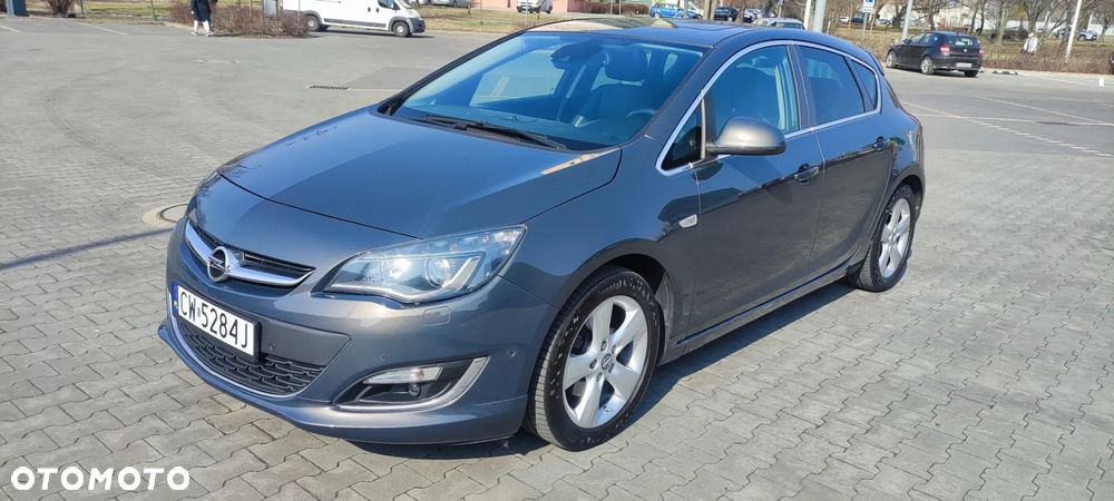 Opel Astra 2.0 CDTI Exklusiv - 2