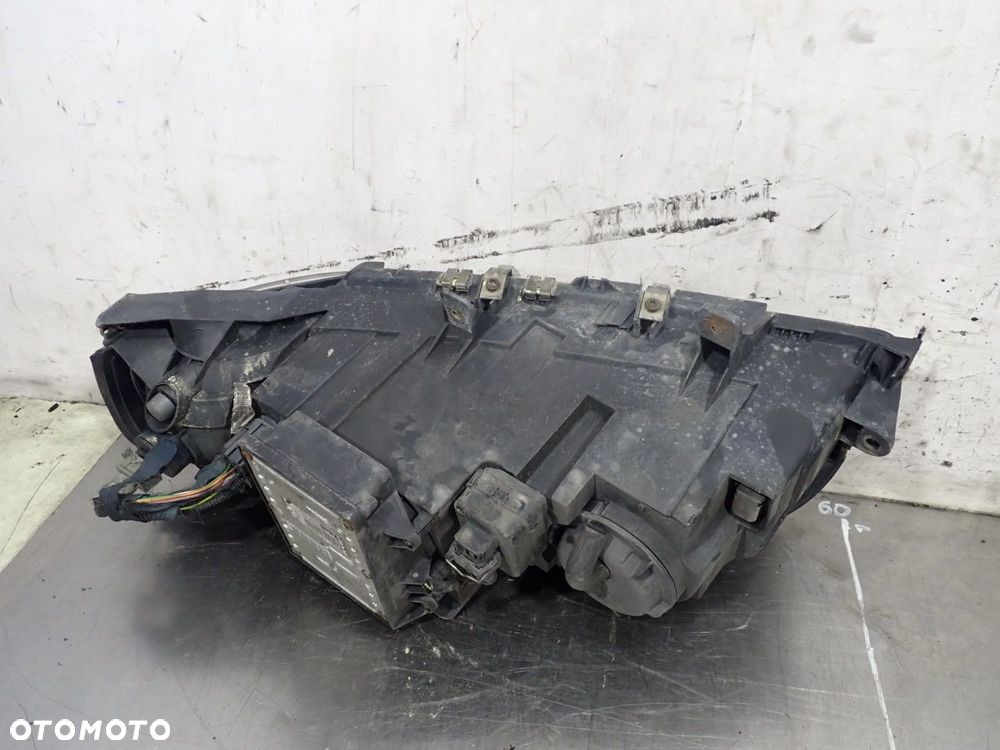 LAMPA PRAWA PRZEDNIA VOLVO S80 2.4 8693653 - 8