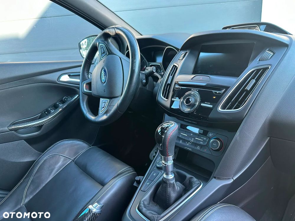 Ford Focus 2.0 EcoBoost ST mit Leder-Sport-Paket - 22
