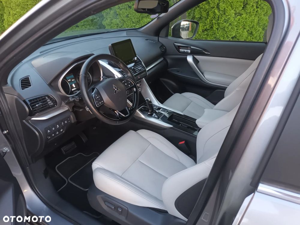 Mitsubishi Eclipse Cross 4WD Top - 12