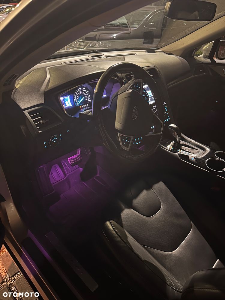 Ford Fusion - 16