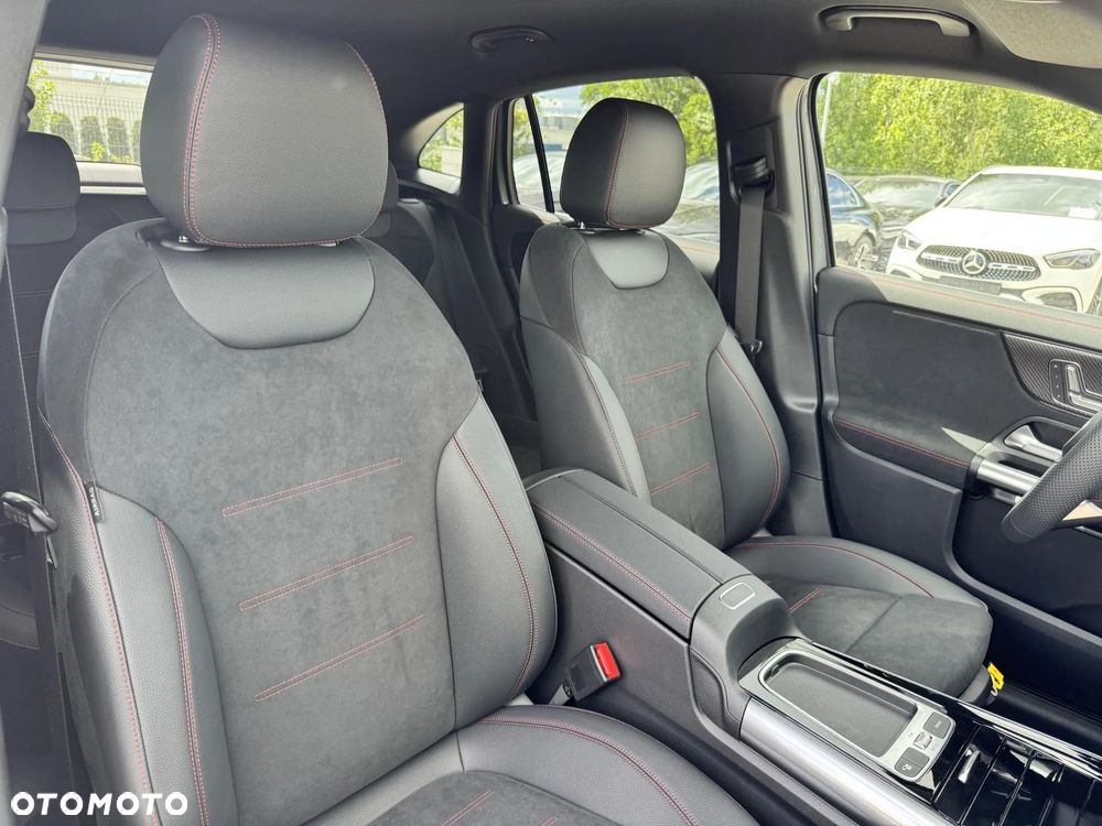 Mercedes-Benz GLA 200 mHEV AMG Line 7G-DCT - 13