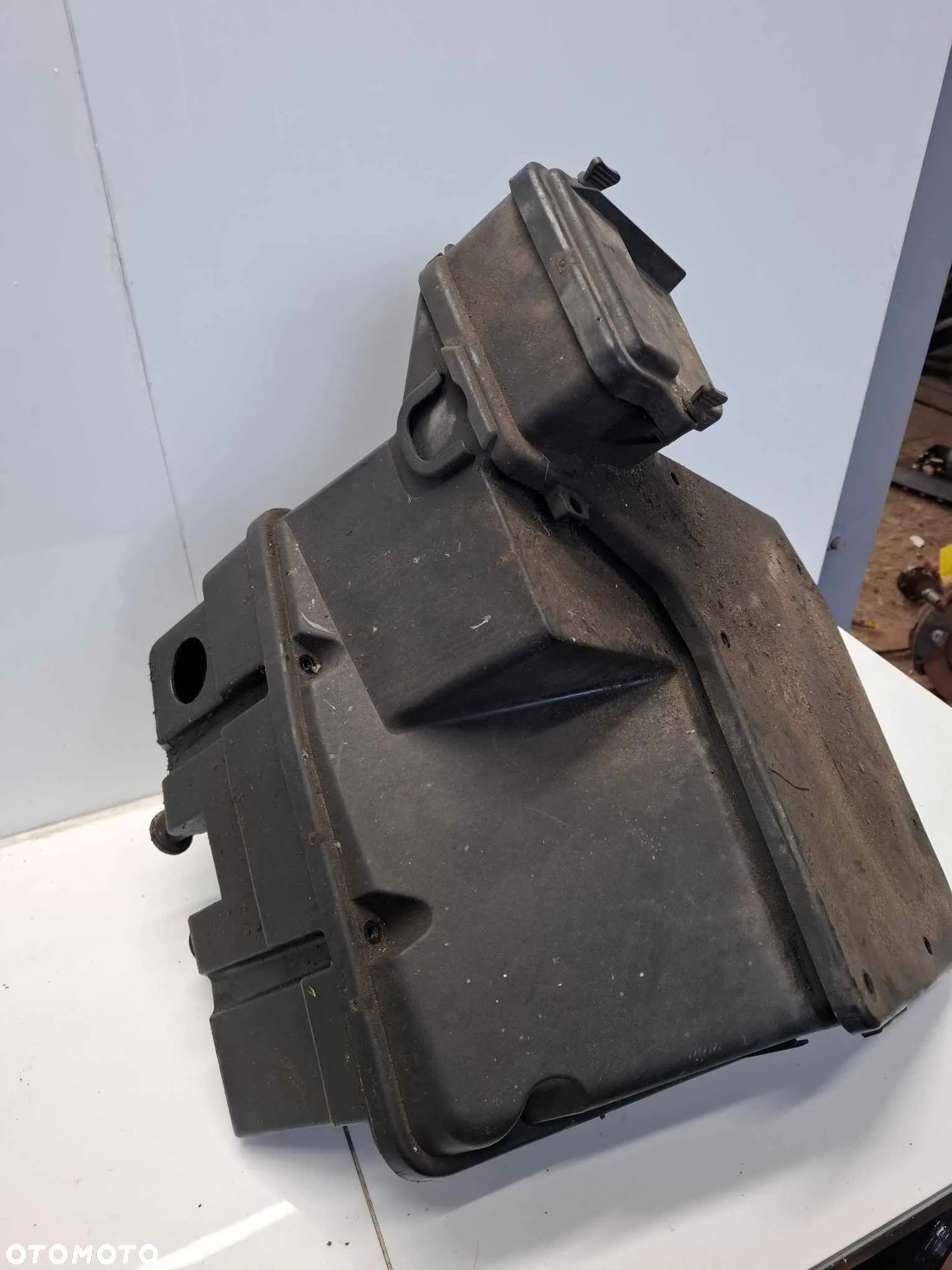 SKRZYNKA BEZPIECZNIKÓW OBUDOWA KOMPUTERA VW T5 2,5 TDI 1,9 TDI - 1