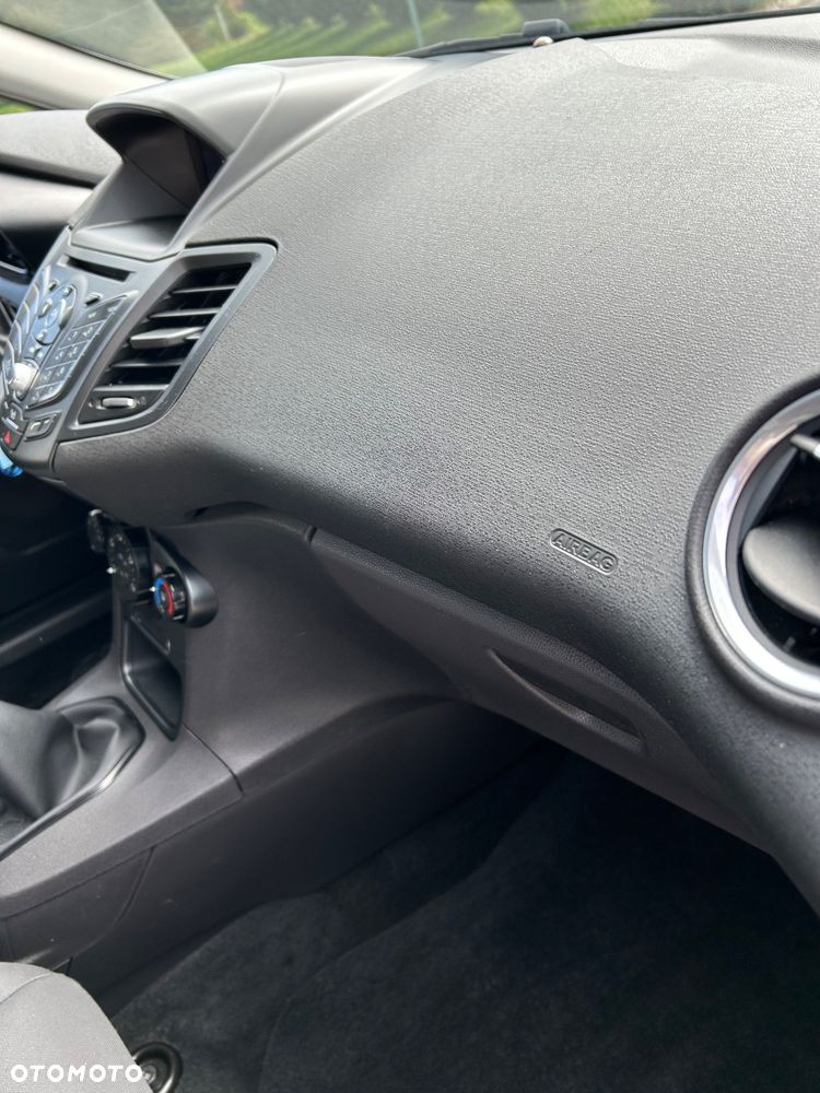 Ford Fiesta - 15