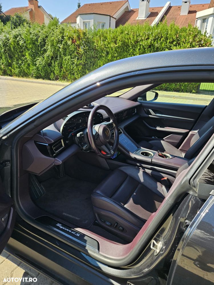 Porsche Taycan - 9