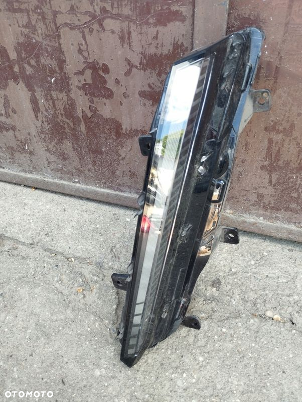 Halogen LED lewy Peugeot 308 III P5 T10 9835230980 - 2