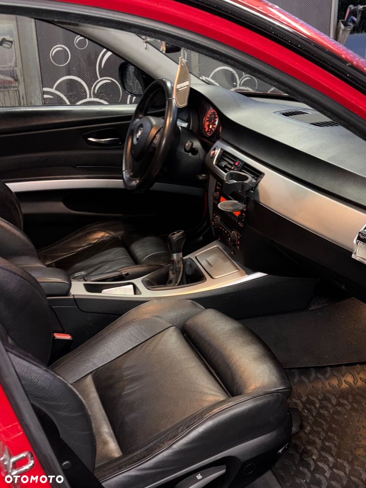 BMW Seria 3 330i - 13