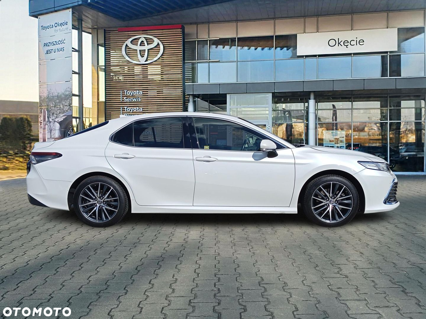 Toyota Camry 2.5 Hybrid Executive CVT - 8