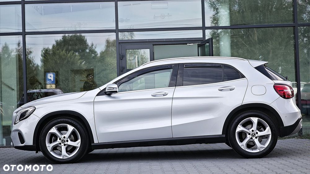 Mercedes-Benz GLA 220 d 4-Matic AMG Line - 2