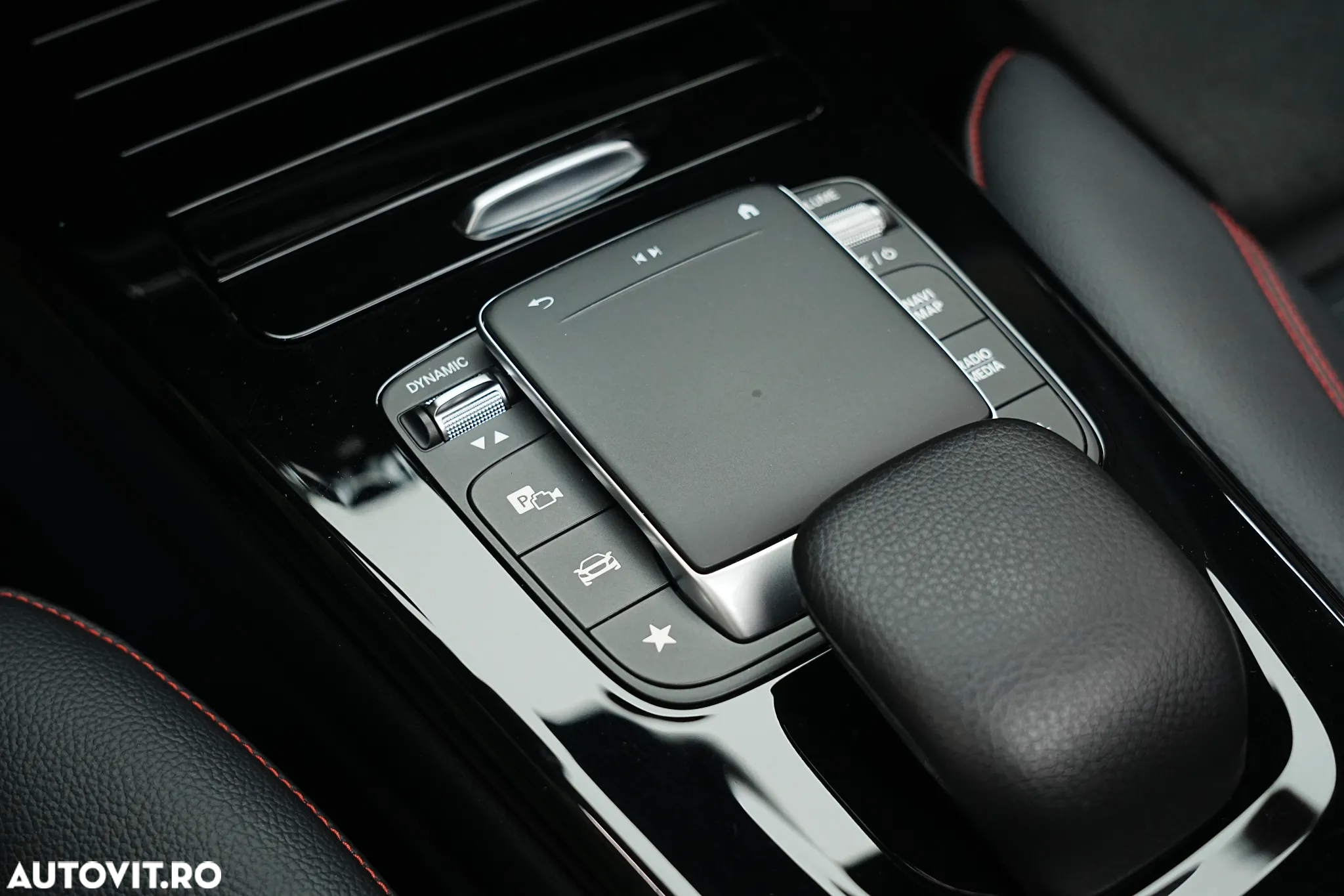 Mercedes-Benz CLA 180 7G-DCT AMG Line Advanced Plus - 32