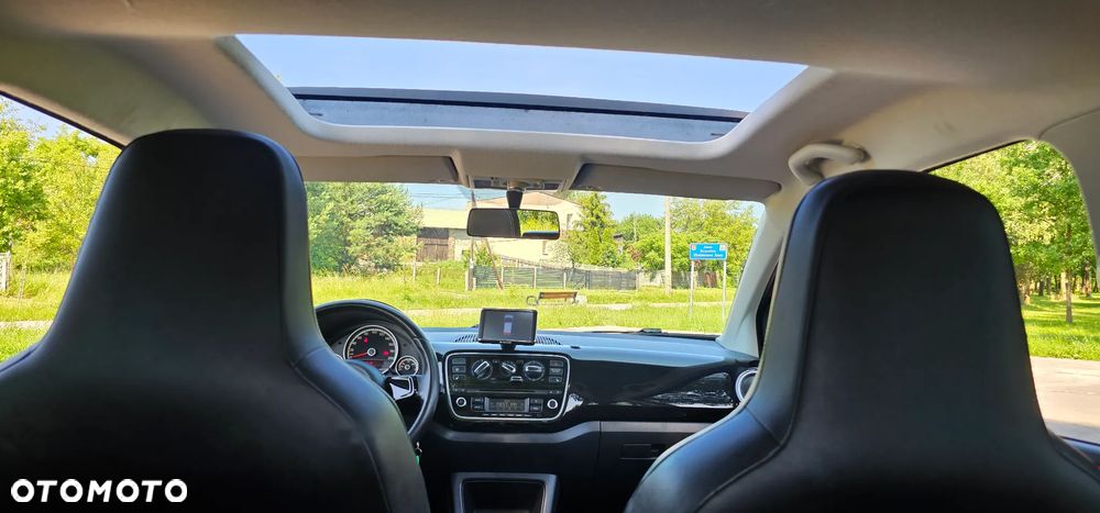 Volkswagen up! - 32